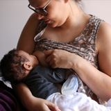 Moooka Silicone Breast Pump with Non-Spill Base