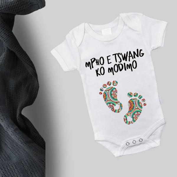 Ingane Mpho Tswang ko Modimo Onesie